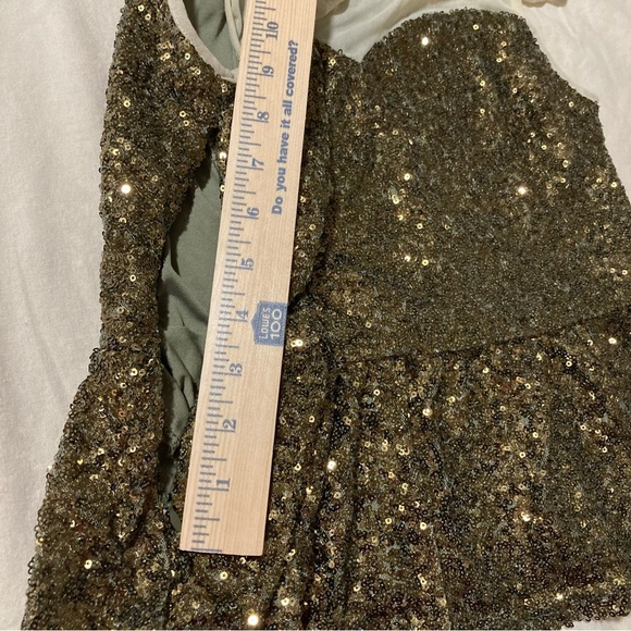 My-Kim Gold Sequin Sleeveless Top with Peplum - Picture 5 of 16